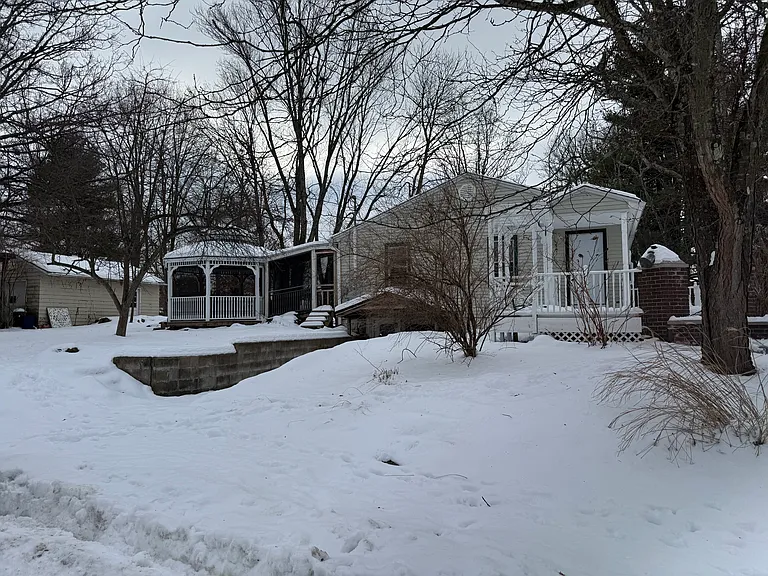 901 S Lincoln St — Photo 2