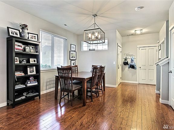 5th image of 1453 52nd St NE