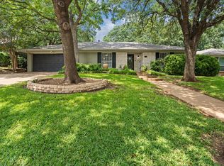 5717 Valley Ridge Ct, Arlington, TX 76017