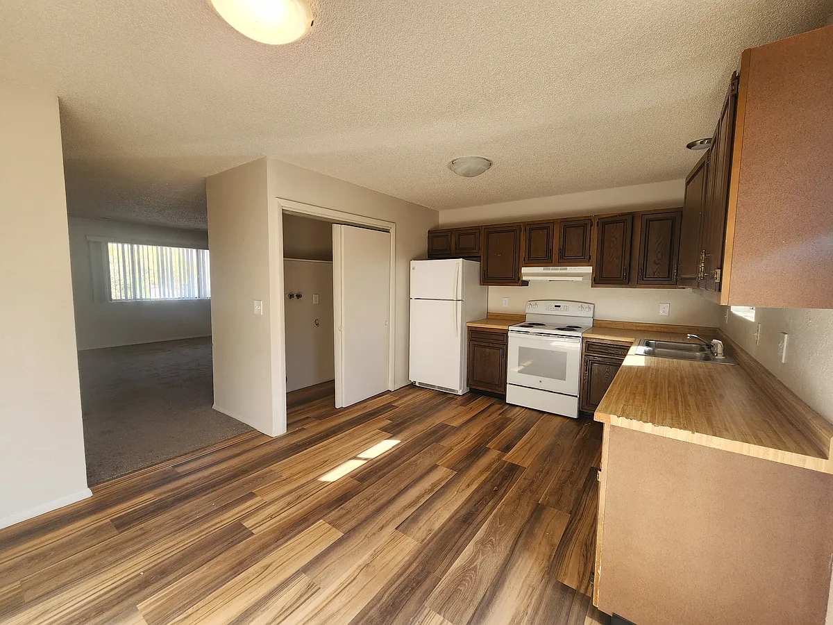 Photo 2 of 10 - 486-32 1/8 Rd #3 - Clifton, CO Building Photo - 486-32 1/8 Rd #3