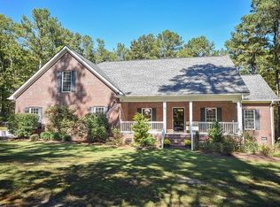 10 Lakewood Ct, Whispering Pines, NC 28327