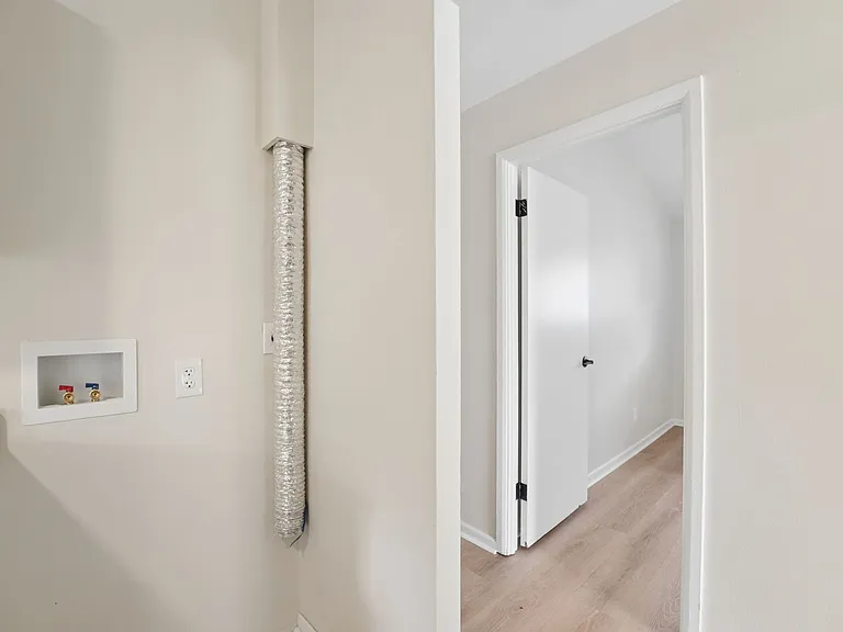 5038 Betsy Dr — Photo 10