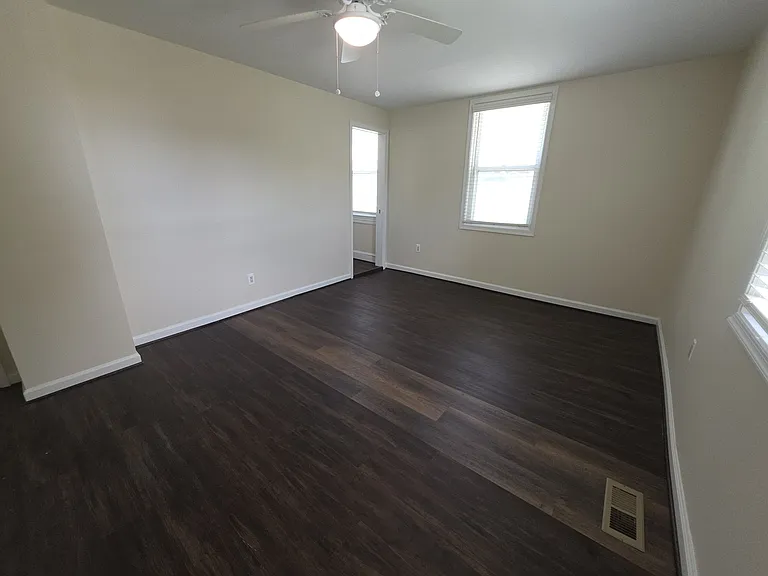 7516 Main St — Photo 30