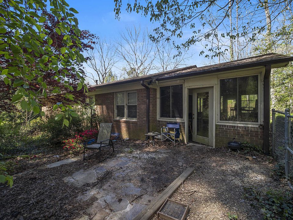 1st image of 162 Surry Ln