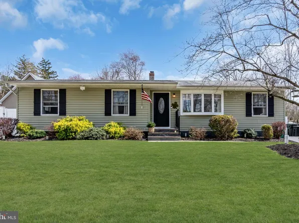 7 Chestnut Dr, Jackson, NJ 08527