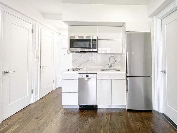 2nd image of 25 Tudor City Pl APT 1708