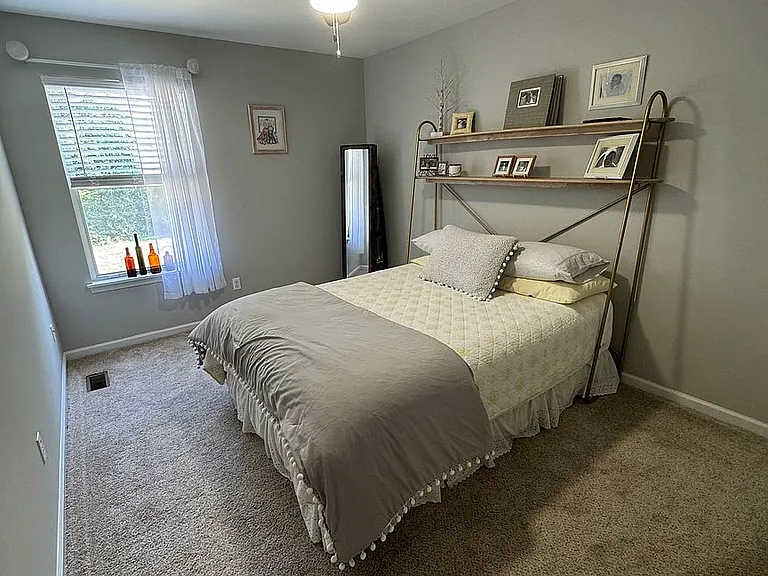 401 Heritage Commons Cir — Photo 18