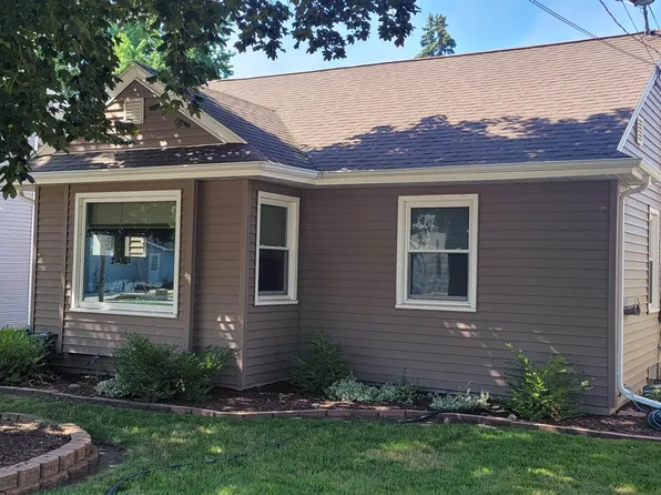 1633 Sheridan St, Oshkosh, WI 54901