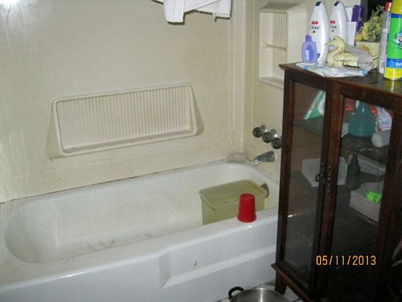 3rd image of 210 W Scott St