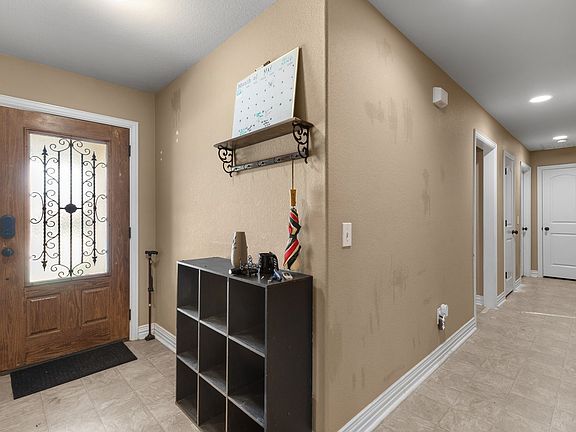 3rd image of 4504 Jennings Ave