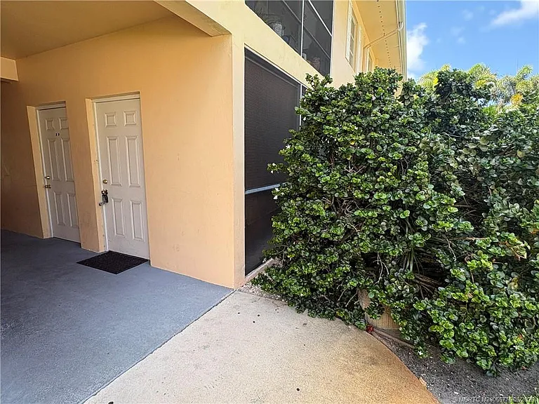 333 SE Martin Ave #1-F — Photo 19
