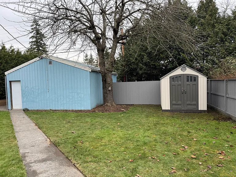 2510 Iron St — Photo 17