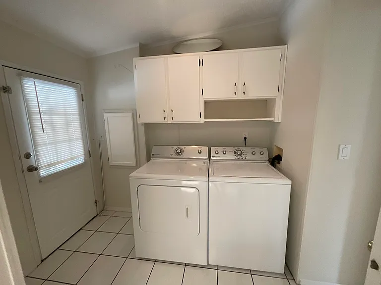 827 Sunglow St — Photo 17