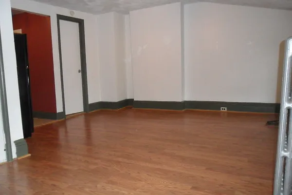 Rented by Prime Square Realty | media 30