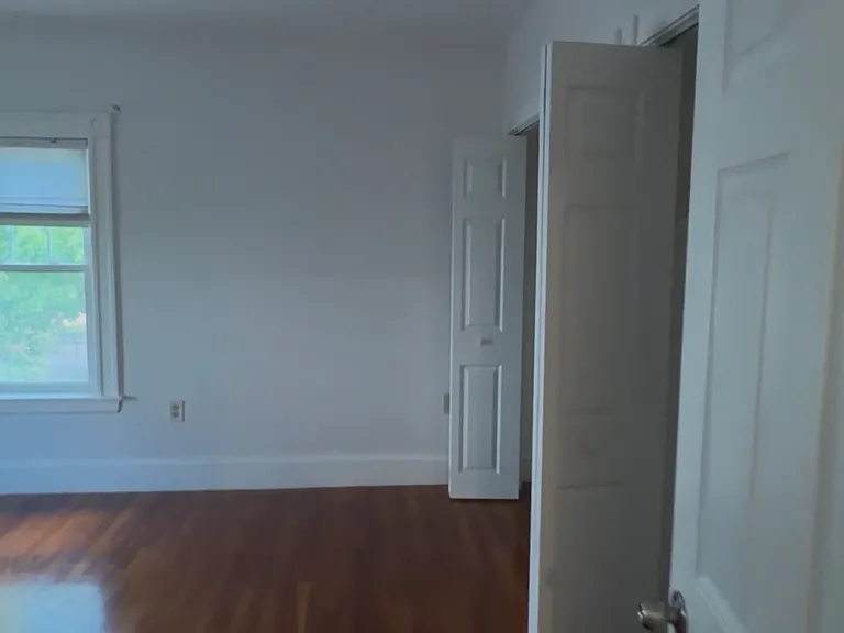 148 Lynde St #RIGHT SIDE — Photo 10