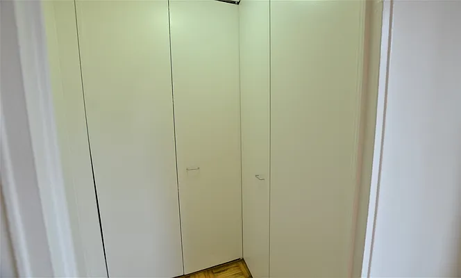 Rented by Manhattan Realty Group | media 6