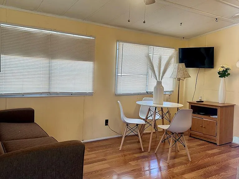 10 Colorado River Dr — Photo 6
