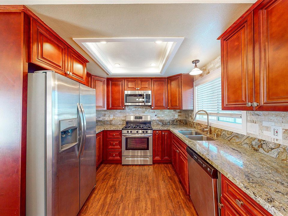 1st image of 655 E Washington Ave Unit I