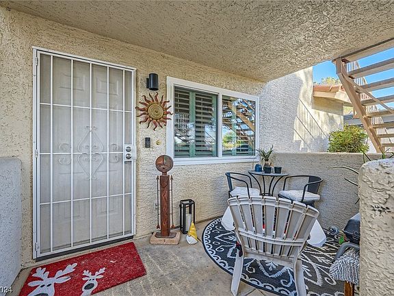 4th image of 909 Rockview Dr Unit 101