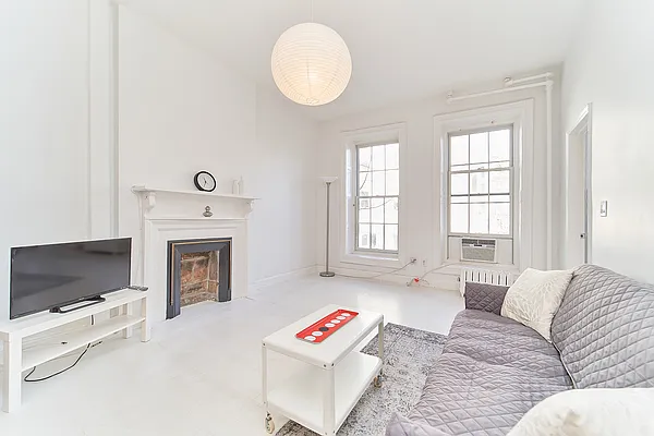 Rented by Compass | media 22