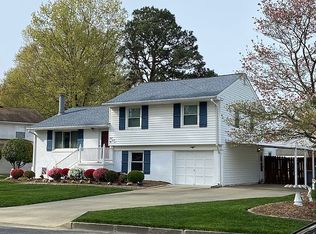 825 Arlington Ter, Hampton, VA 23666