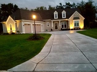 N21W24961 Still River Dr, Pewaukee, WI 53072