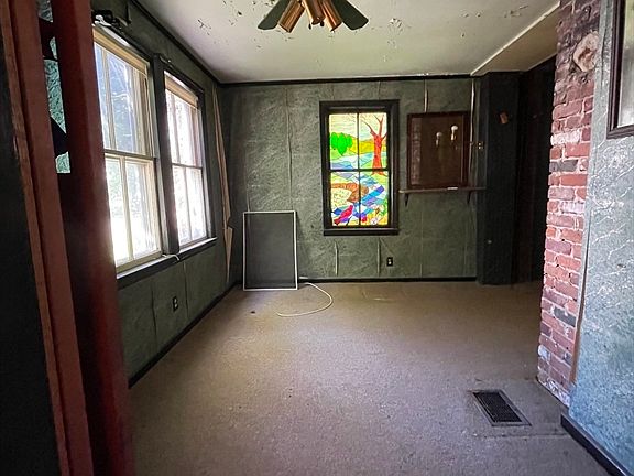 5th image of 38 Fredonian St
