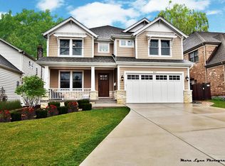 827 S Chatham Ave, Elmhurst, IL 60126