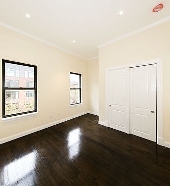 3rd image of 106 Bedford Ave #4RKA