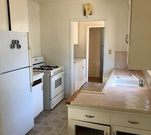 5th image of 1286 Fredericks St