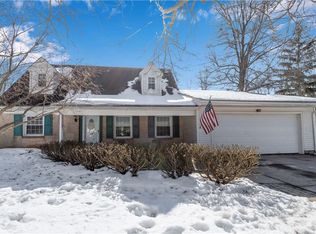 8805 Woodside Dr, Clarence, NY 14031