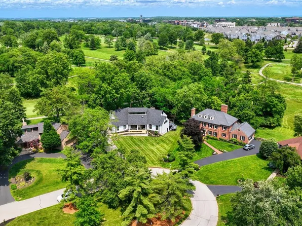 14 Heritage Rd, Cincinnati, OH 45241