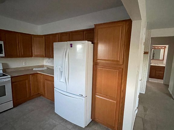 3rd image of 715 Mc Clelland Ave APT 6