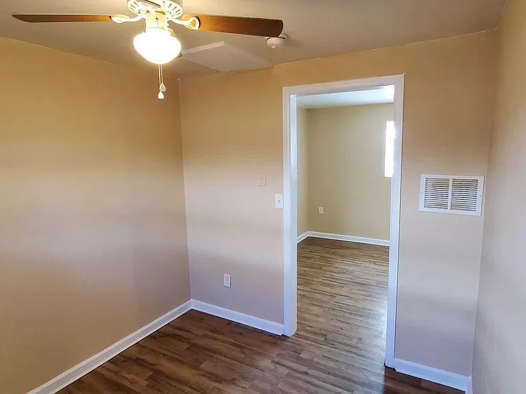 801 Denver Ave #2 — Photo 11