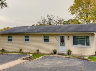 1001 Ringwood Rd, McHenry, IL 60051