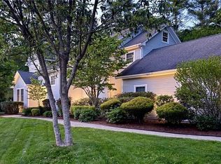 15 Shadow Ridge Dr, Richmond, RI 02812