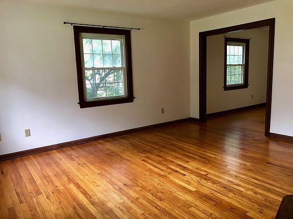 2nd image of 528 530 N Willow St #528