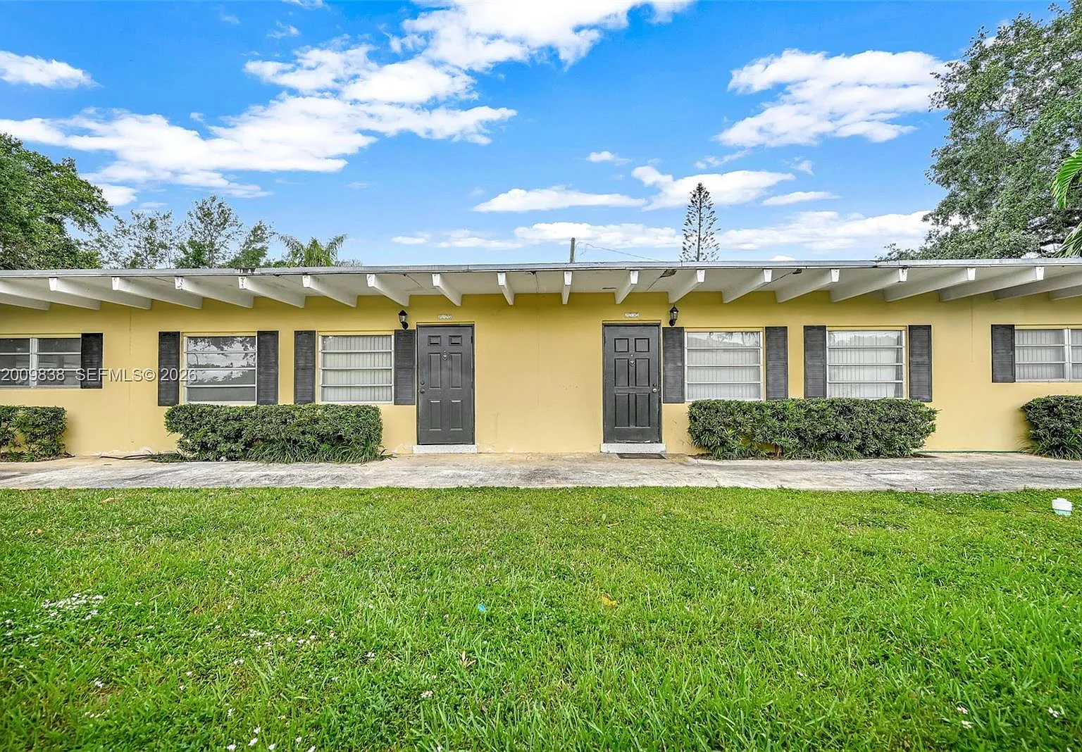 Coral Way Park Sec B — Photo 1