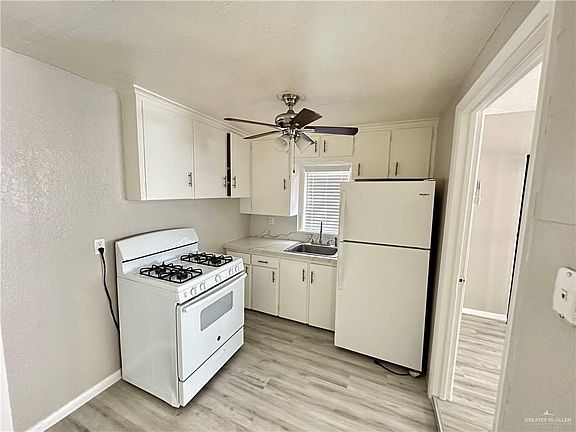 5th image of 407 Cedar Ave #4