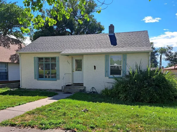 207 11th St, Wheatland, WY 82201