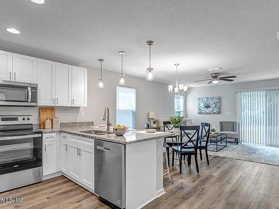 3rd image of 9054 EATON Avenue