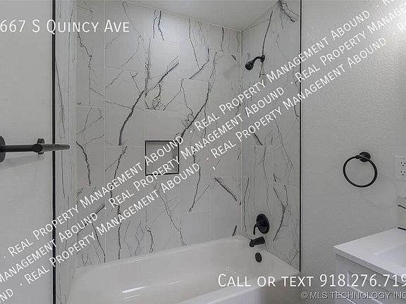 3rd image of 5667 S Quincy Ave
