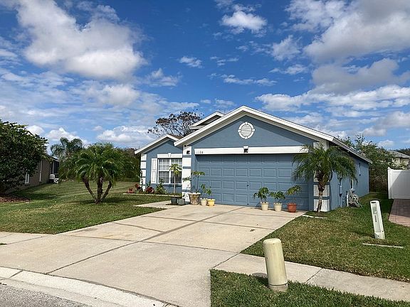 3rd image of 1128 Summer Breeze Dr