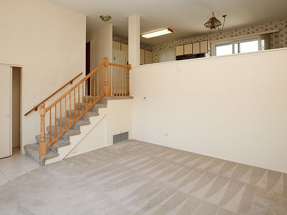 5th image of 72 E Wrightwood Ave