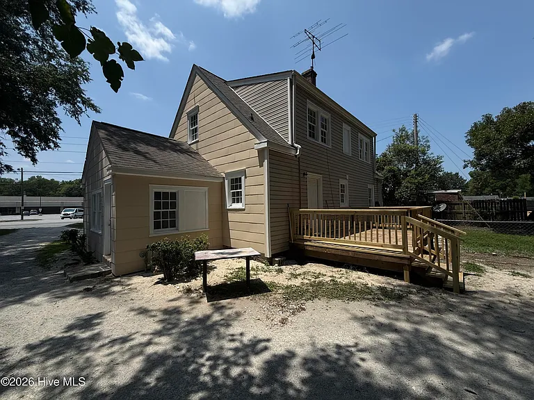 2519 S Memorial Dr — Photo 17