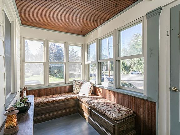4th image of 2094 Baird Rd