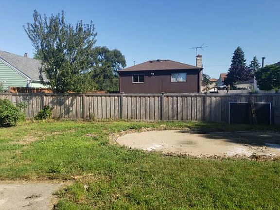 4th image of 10106 Belden Ave