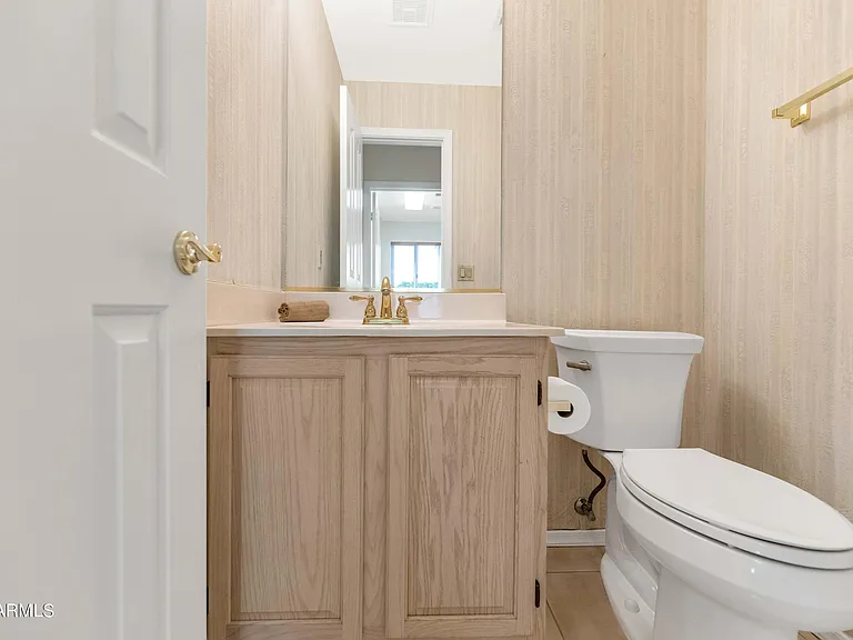9013 W Kerry Ln — Photo 22