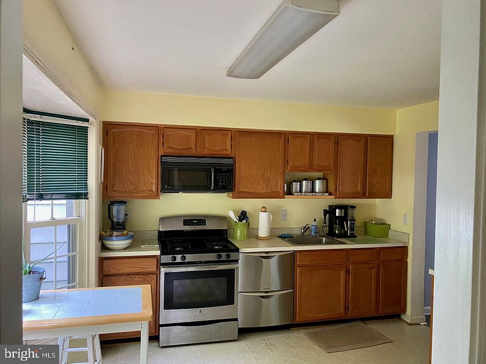 2nd image of 10605 Gideon Ct