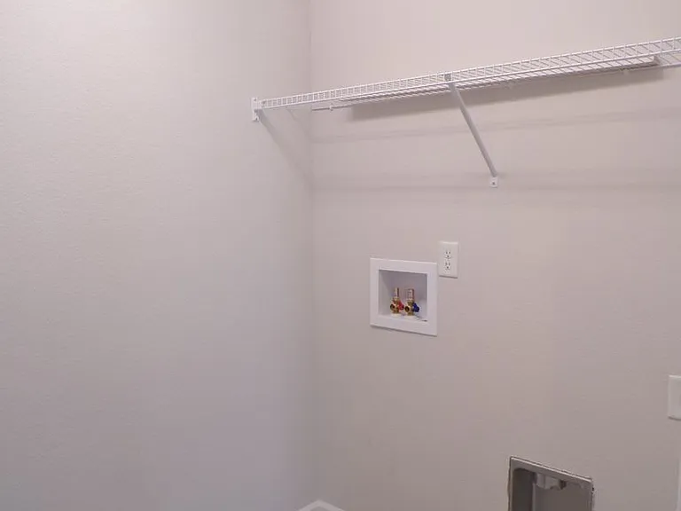 979 Oleander St — Photo 16